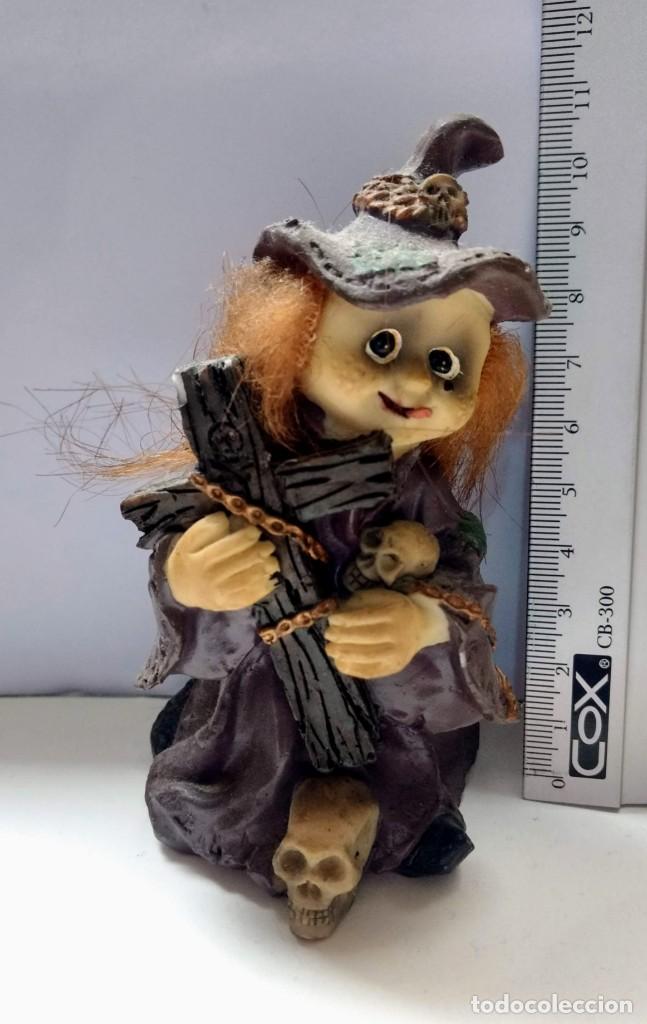 Coleccionismo: MU&Ntilde;ECA BRUJITA VINTAGE BRUJA - RESINA - CERAMICA - MEDIDA APROX. 9 CM