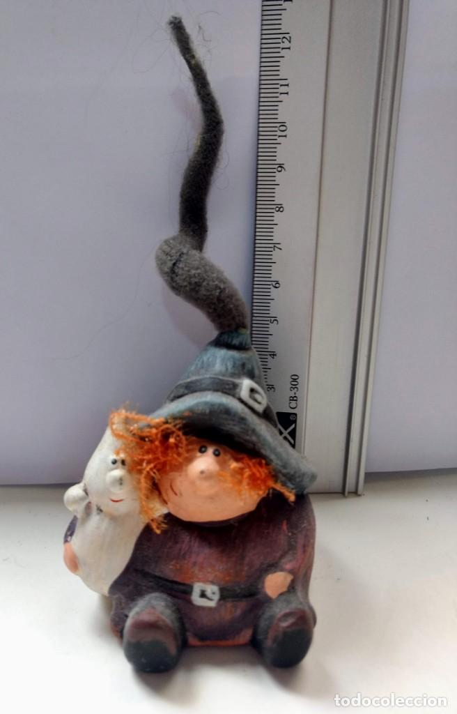 Coleccionismo: MU&Ntilde;ECA BRUJITA VINTAGE BRUJA - RESINA - CERAMICA - MEDIDA APROX. 5 CM