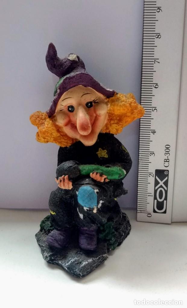 Coleccionismo: MU&Ntilde;ECA BRUJITA VINTAGE BRUJA - RESINA - CERAMICA - MEDIDA APROX. 8 CM