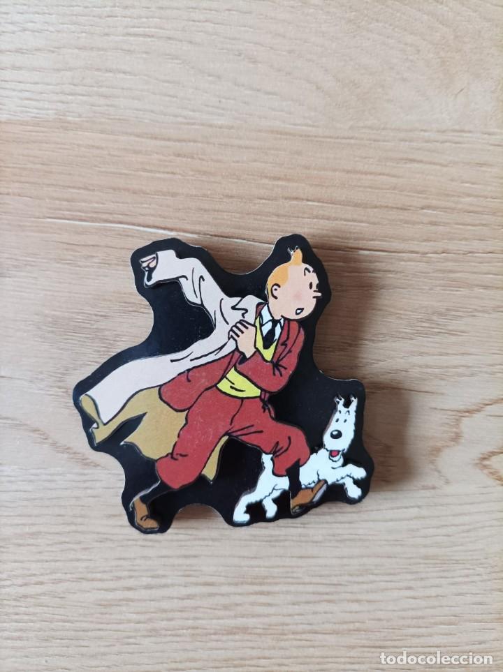 Coleccionismo: IMAN EN RELIEVE TINTIN TINTIN Y MILU 7 x 6,8 CM NUEVO