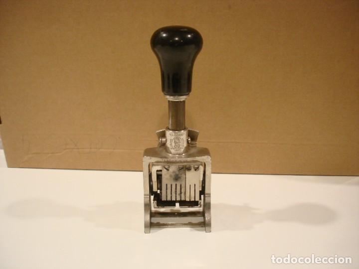 Coleccionismo: FECHADOR METALICO ANTIGUO - Foto 3