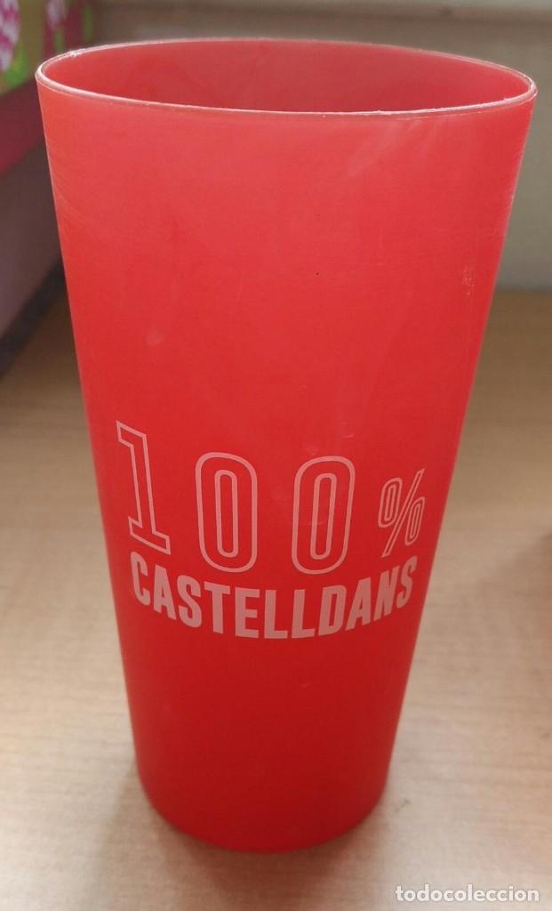 Collecting: Vaso pl&aacute;stico duro - 100% Castelldans y colaboradores - Altura 14cm 1