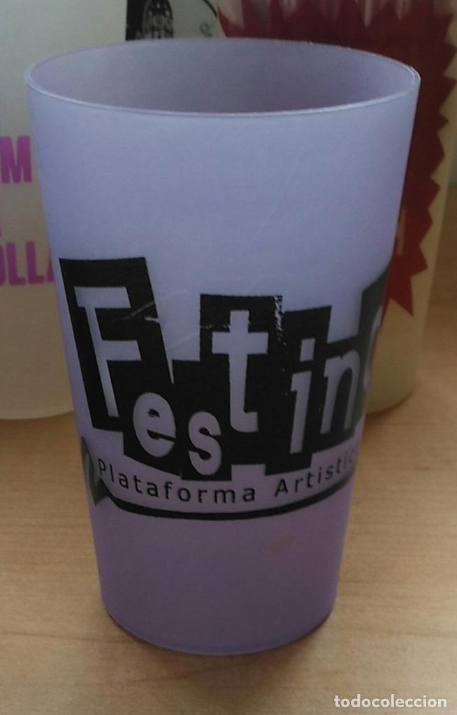 Collecting: Vaso pl&aacute;stico duro - Festinoval / Plataforma Art&iacute;stico-Creativa - Alto 12cm