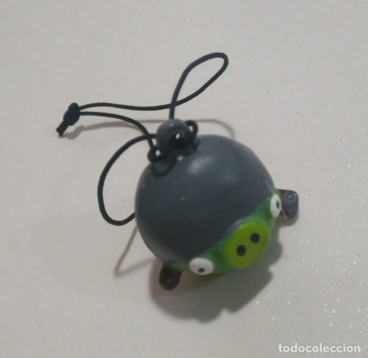 Coleccionismo: colgante angry birds miniatura de huevo sorpresa mini cerdo pig verde