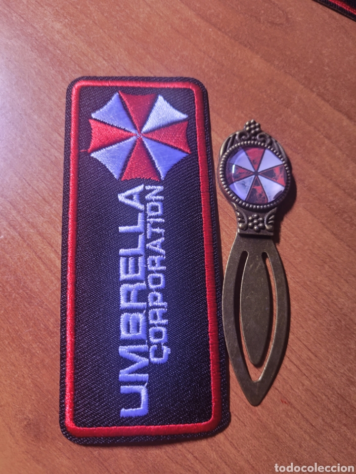Coleccionismo: Marcapaginas y parche termoadhesivo resident evil umbrella