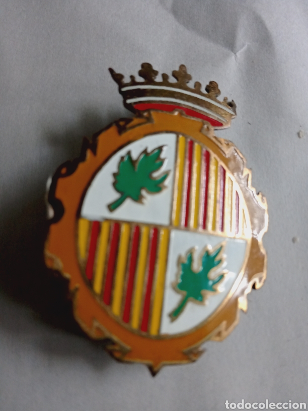 Coleccionismo: Placa alfiler de escudo de Figueres - Foto 1