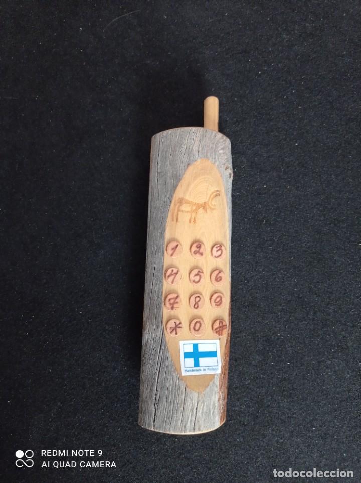 Coleccionismo: ABREBOTELLAS IMITACION A MOVIL DE MADERA- - Foto 4