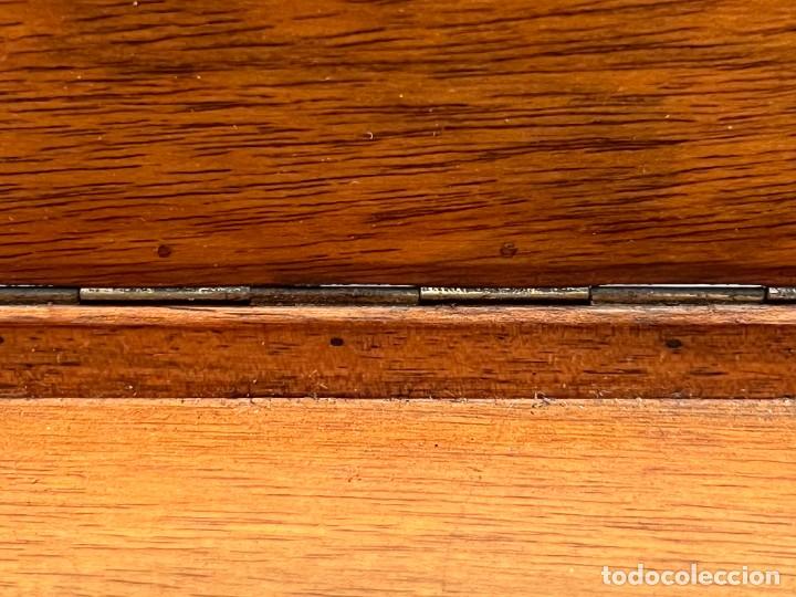 Coleccionismo: ANTIGUA PITILLERA EN MADERA TALLADA - Foto 4