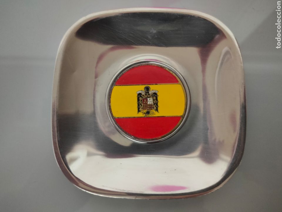 Coleccionismo: ANTIGUO CENICERO INOX 18/8 AGUILA SAN JUAN ESMALTADA FRANCO 11X11