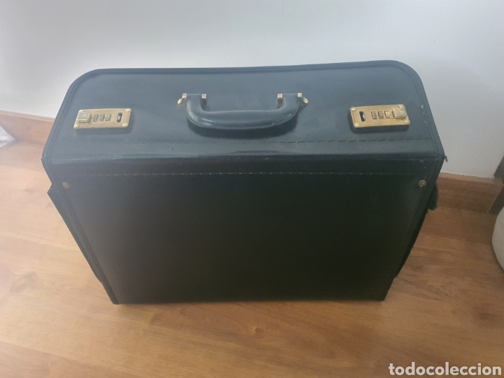 Coleccionismo: Antigua Maleta ejecutiva con clave .