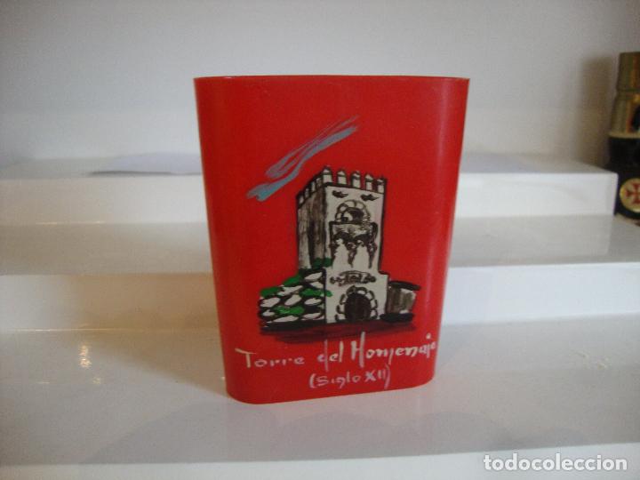 Coleccionismo: ANTIGUO VASO PLASTICO MONASTERIO DE PIEDRA - Foto 3