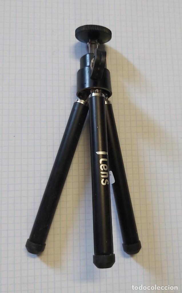 Coleccionismo: Tr&iacute;pode de 14 cm - Foto 1