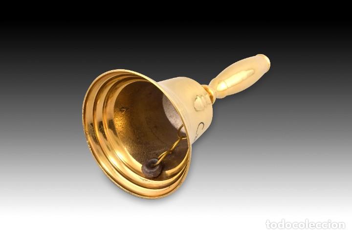 Coleccionismo: Campanilla de mano de metal. - Foto 4