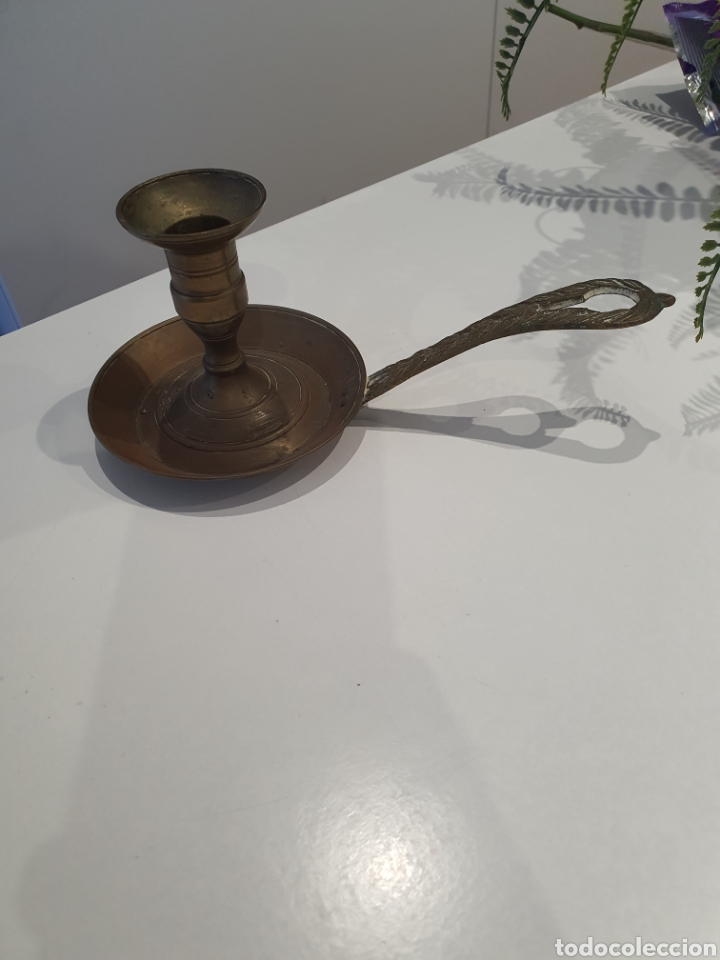Coleccionismo: palmatoria de bronce . - Foto 6
