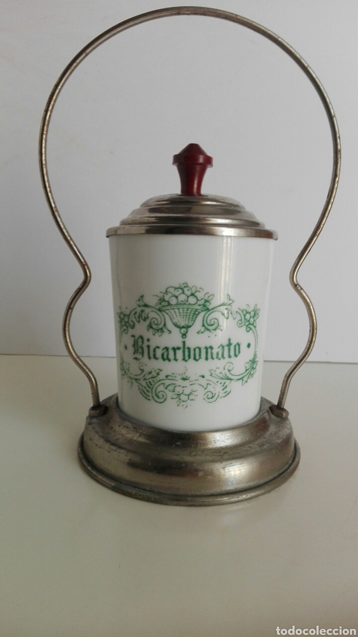 Coleccionismo: Bote de bicarbonato con soporte. Opalina serigrafiada. Verde - Foto 1