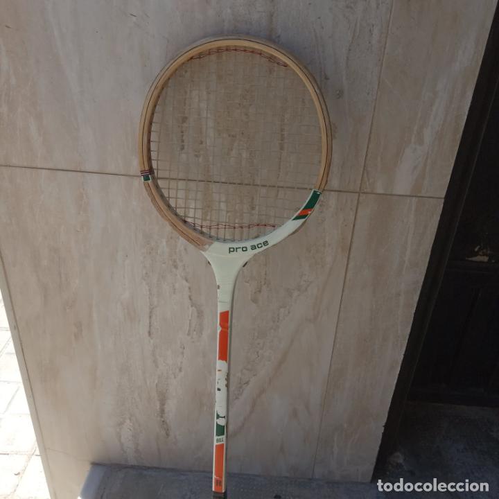 Coleccionismo: RAQUETA PRO ACE. MEDIDAS 68*19 CM.