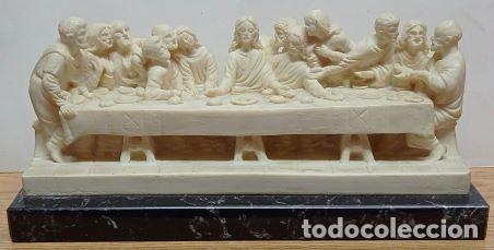 Coleccionismo: FIGURA DE RECINA SOBRE BASE DE MARMOL, REPRESENTACION DE LA SANTA CENA. FIGURA-35