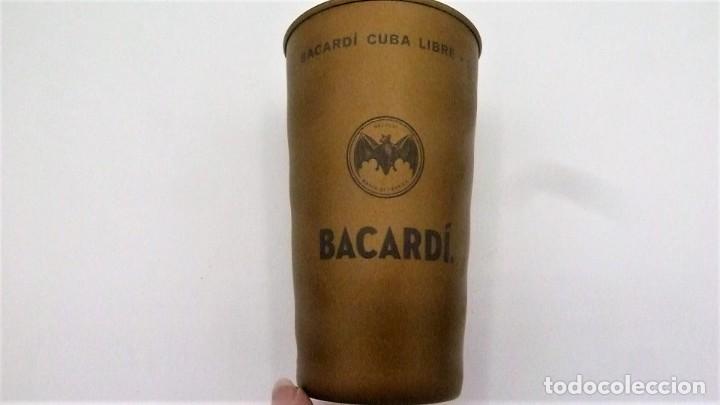 Coleccionismo: Vaso met&aacute;lico Ron Bacard&iacute; - Foto 1