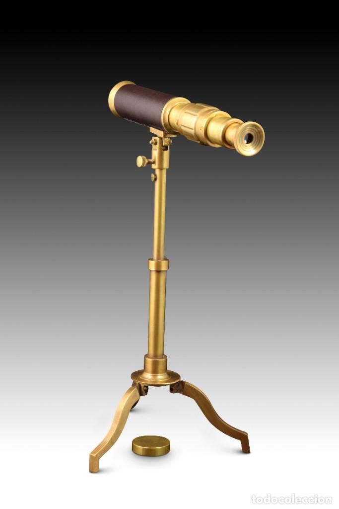 Coleccionismo: Telescopio con tr&iacute;pode. Metal. Objeto decorativo. - Foto 4