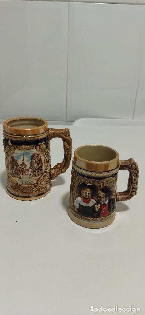 Coleccionismo: Dos jarras recuerdo de Brujas. - Foto 1