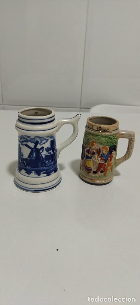 Coleccionismo: Dos jarras recuerdo de Holanda. - Foto 1