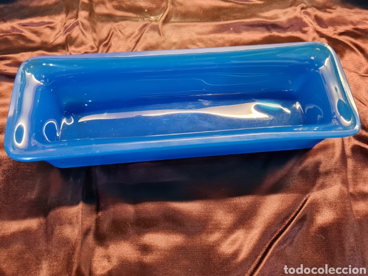 Coleccionismo: Juego de tocador antiguo de opalina azul - Foto 8