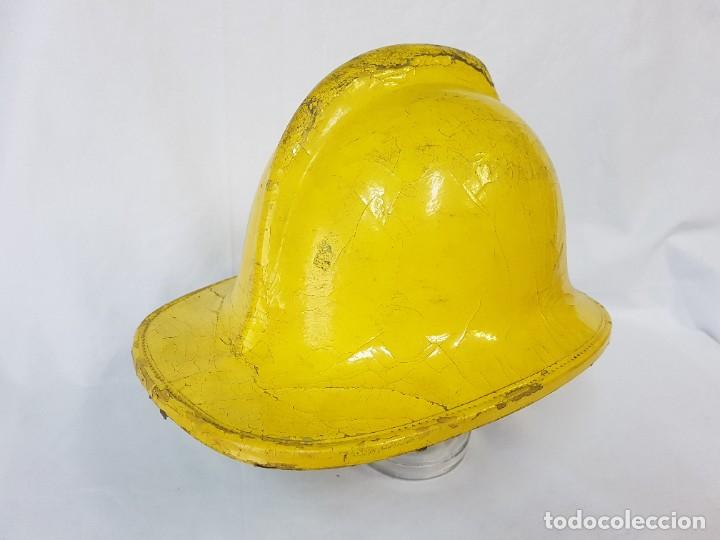 Coleccionismo: Casco de bombero ingl&eacute;s, 1983 - Foto 3