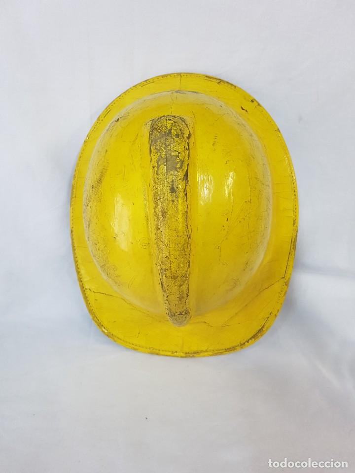Coleccionismo: Casco de bombero ingl&eacute;s, 1983 - Foto 5