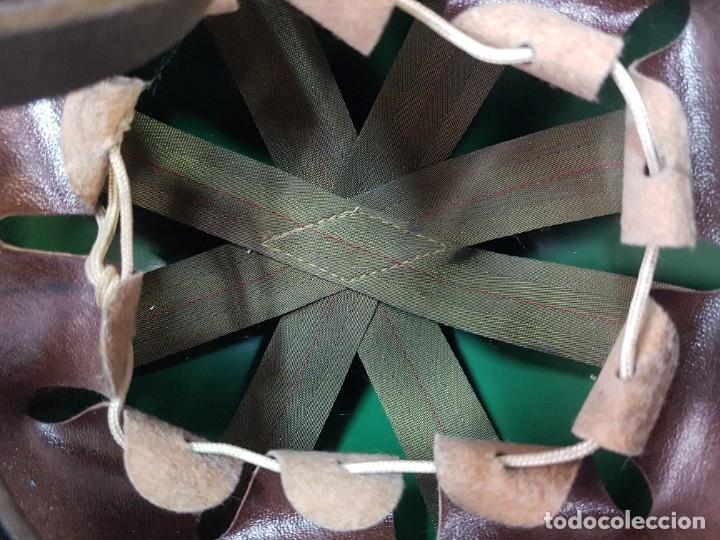 Coleccionismo: Casco de bombero ingl&eacute;s, 1983 - Foto 9