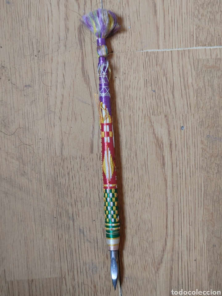 Coleccionismo: Pluma de madera con hilo 1951