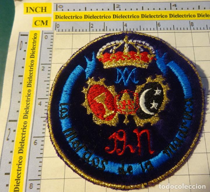 Collecting: PARCHE DE LA SEMANA SANTA DE SEVILLA. LOS MORAOS DE LA MADRUG&Aacute;.