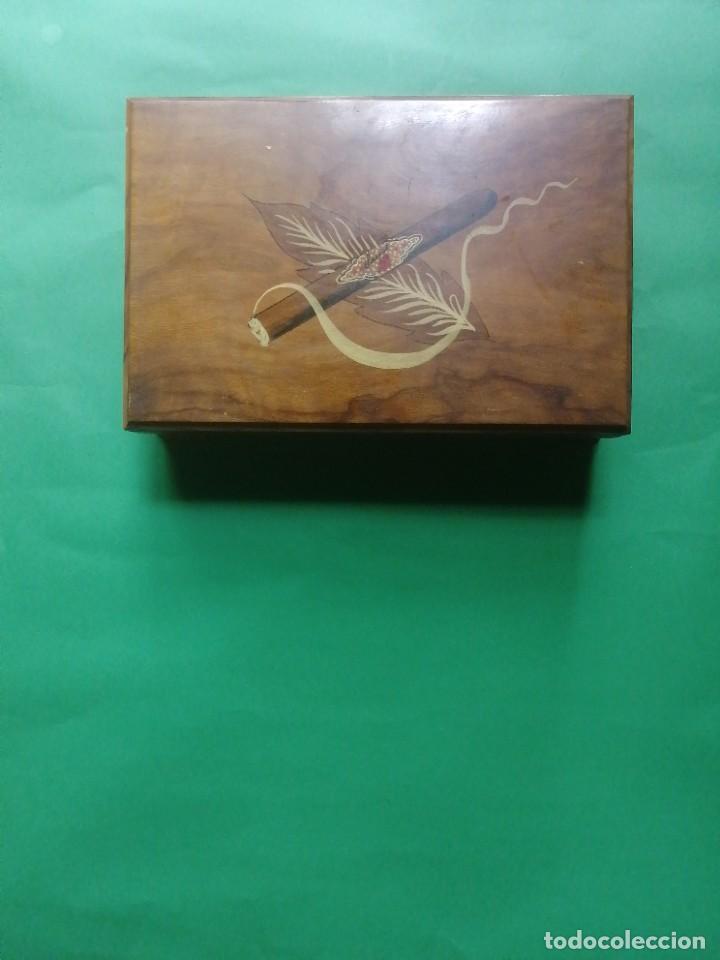 Coleccionismo: Caja de tabaco. 17x27x7cm. - Foto 1