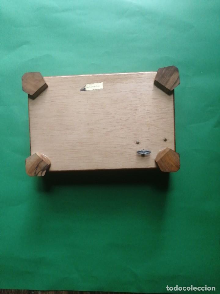 Coleccionismo: Caja de tabaco. 17x27x7cm. - Foto 4
