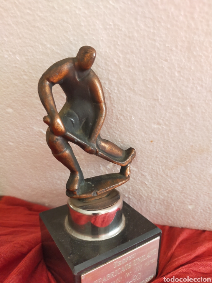 Coleccionismo: Trofeo de hoquei en bronce 1992