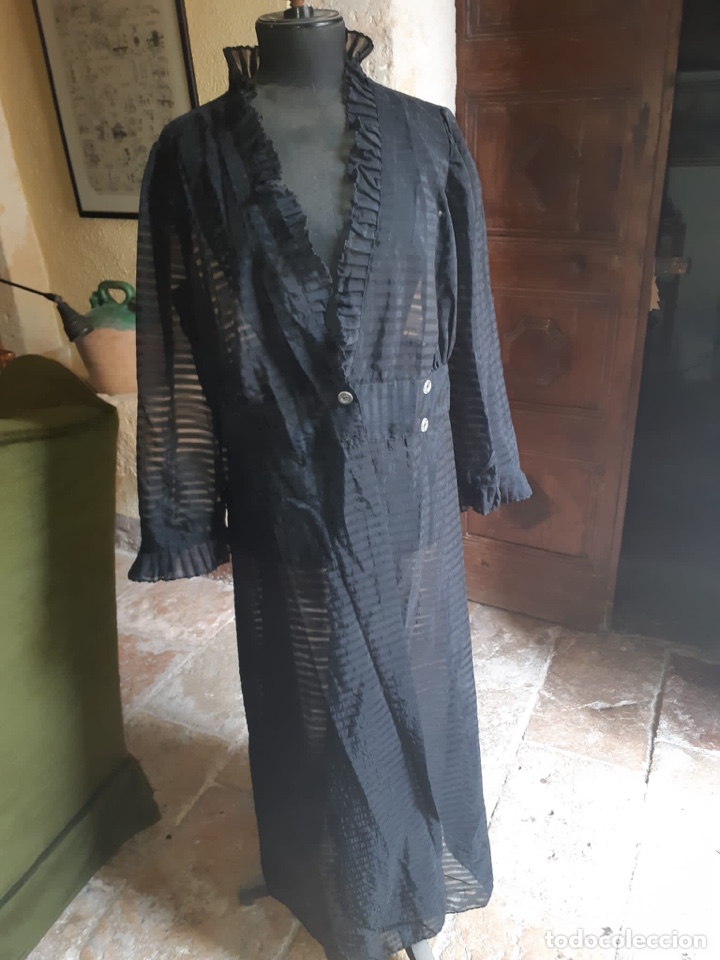 Coleccionismo: Vestido troquelado de algod&oacute;n, negro, con volantes, a&ntilde;os 20 o 1920