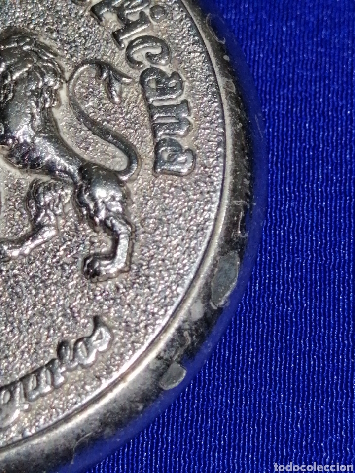 Coleccionismo: UNI&Oacute;N IBEROAMERICANA SEGUROS Y REASEGUROS LOGO COLGANTE - Foto 4