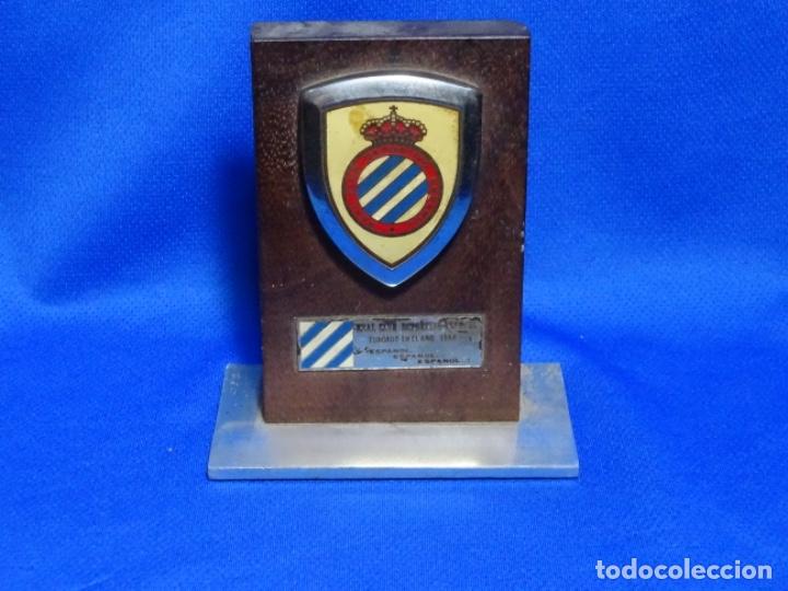 Coleccionismo: PEQUE&Ntilde;O GROFEO DEL ESPA&Ntilde;OL. 11x10x5 CM.