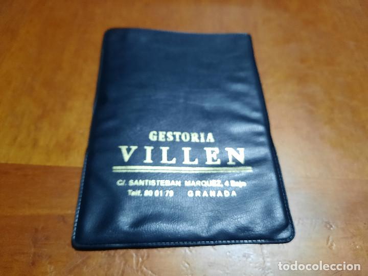 Colecionismo: PORTA DOCUMENTOS. PEQUE&Ntilde;O PL&Aacute;STICO. GESTORIA VILL&Eacute;N. GRANADA. DESAPARECIDA. USADA. BUEN ESTADO. B-1
