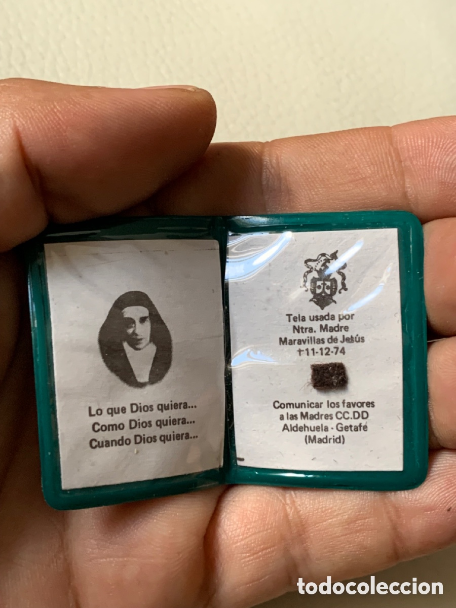 Coleccionismo: RELICARIO de bolsillo (pl&aacute;stico) que contiene Reliquia EN TELA de la Sta. Madre Maravillas de Jes&uacute;s