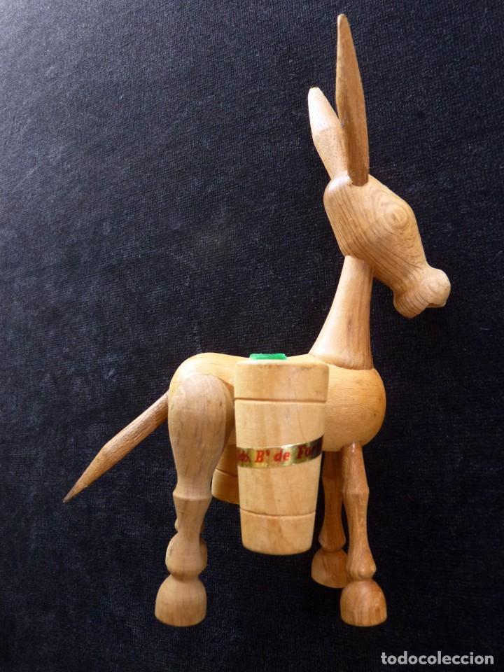 Colecionismo: ANTIGUO PALILLERO DE MADERA CON FORMA DE BURRO. RDO. B&ordm; FORTUNA. 17x12x8 cm. MONDADIENTES