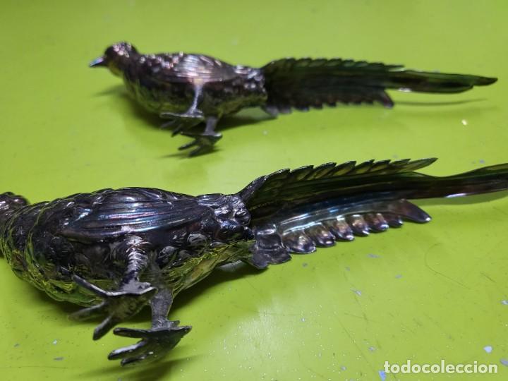Coleccionismo: PAREJA DE FAISANES EN METAL PLATEADO - Foto 4