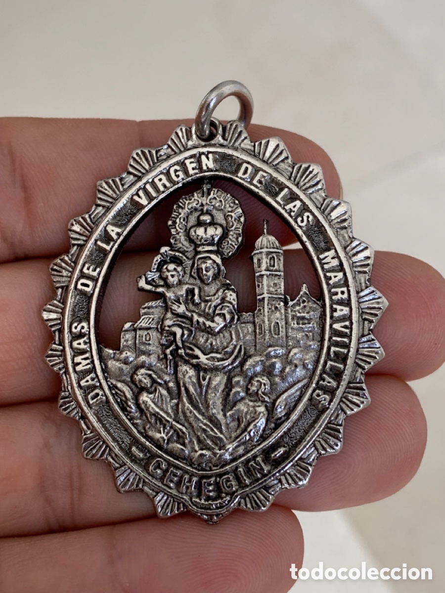 Collecting: ANTIGUA MEDALLA DAMAS DE LA VIRGEN DE LAS MARAVILLAS CEHEGIN ( MURCIA )