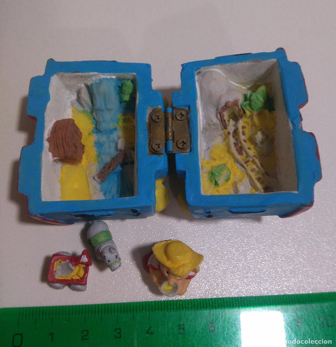 Coleccionismo: maleta resina ceramica diorama tren express mu&ntilde;equito mina buscador oro miniatura cajita