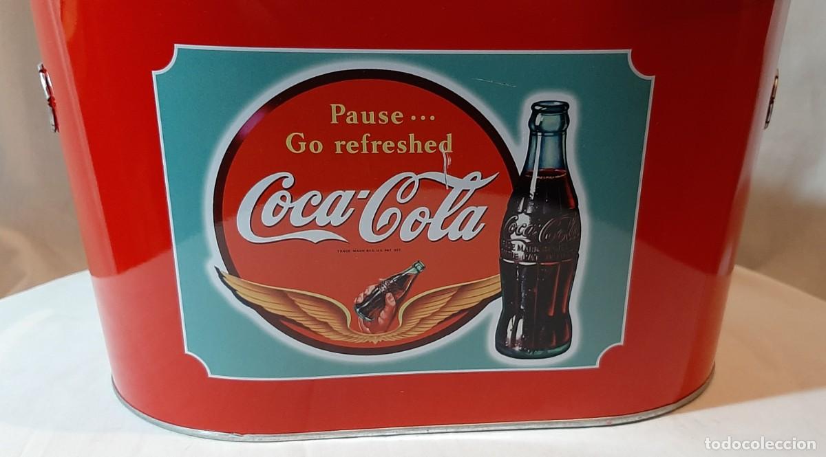 Coleccionismo: Cubo met&aacute;lico Coca Cola. - Foto 2