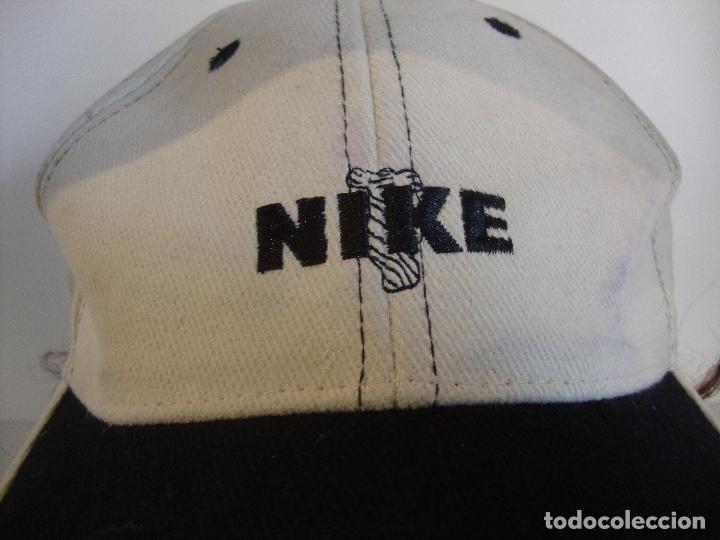 Coleccionismo: GORRA BORDADA NIKE - Foto 2