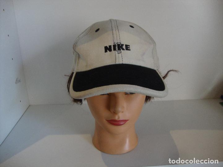 Coleccionismo: GORRA BORDADA NIKE - Foto 1