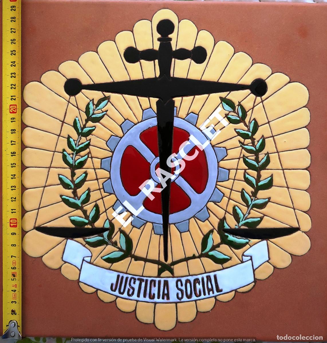 Collezionismo: ANTIG&Uuml;A CERAMICA MARCA TAU A&Ntilde;O 1987 REPRESENTANDO ESCUDO JUSTICIA SOCIAL- FIRMADO