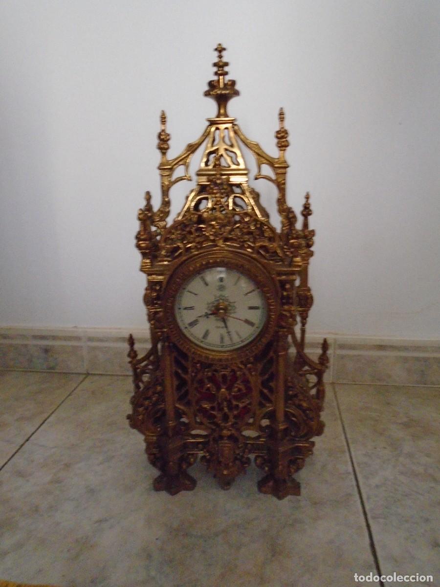 Coleccionismo: ANTIGUO RELOJ SOBREMESA . COBRE . ALTURA 45 CENTIMETROS