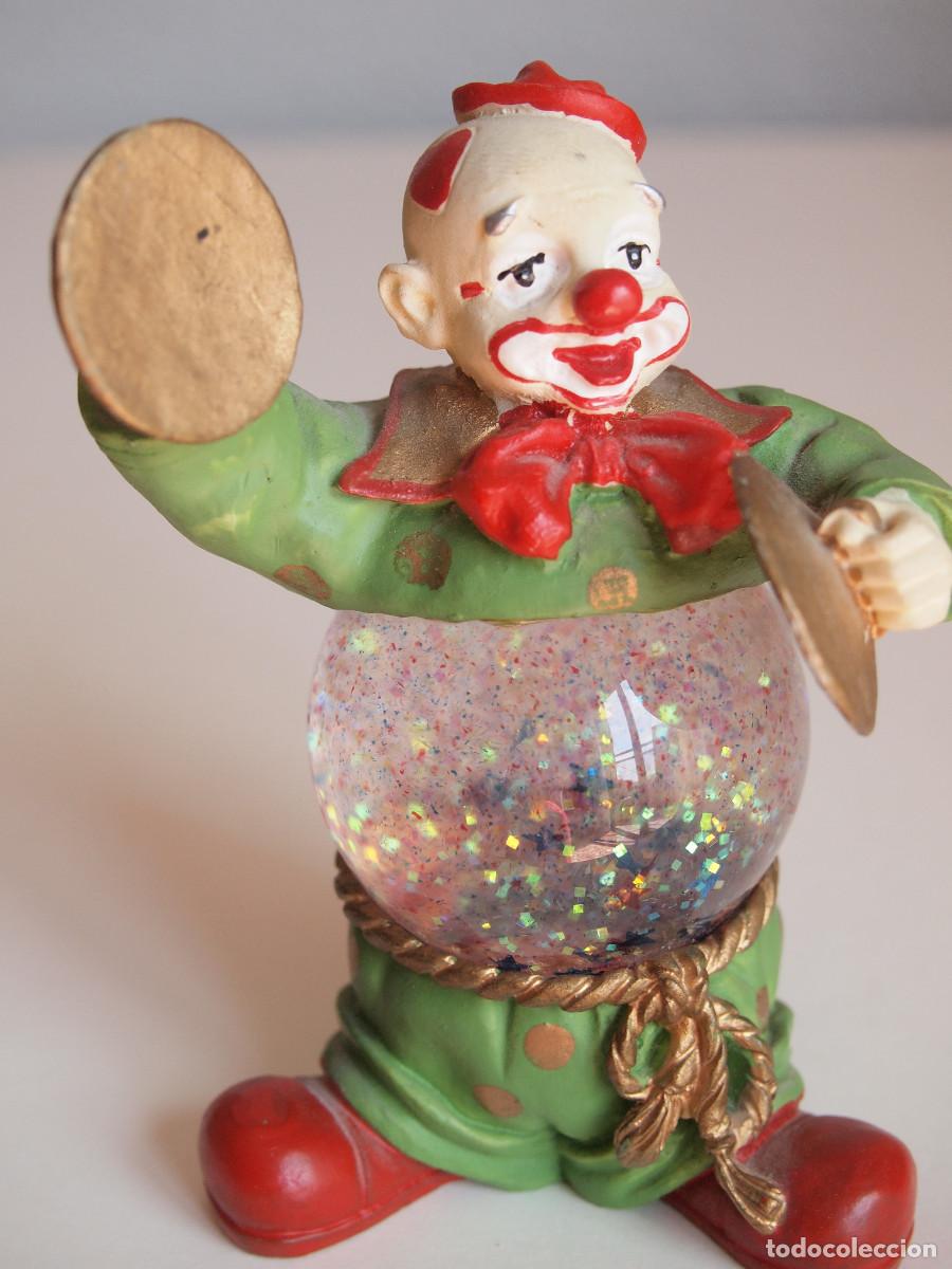 Coleccionismo: Bola nieve payaso de resina - Foto 1