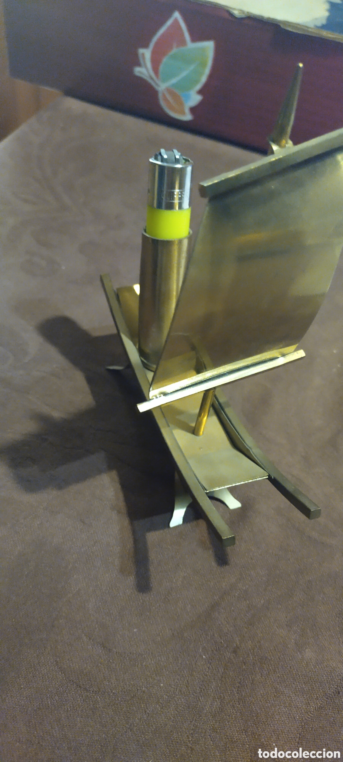 Coleccionismo: Barco mechero en metal dorado